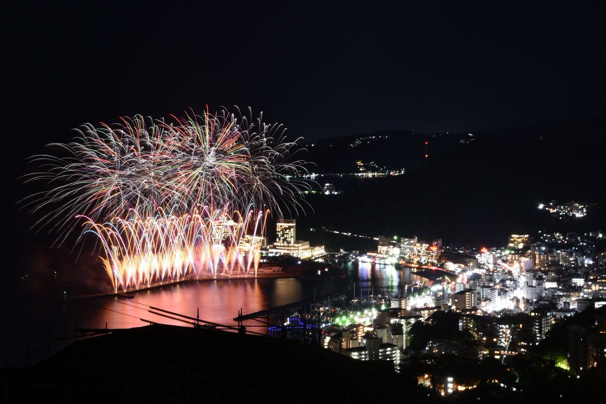 Midori_805's tweet photo. 昨日は熱海海上花火大会に行ってきました。
熱海駅から歩いてMOA美術館行ったの我ながらやばすぎる。
 #熱海海上花火大会 https://t.co/RdIGguvs4P