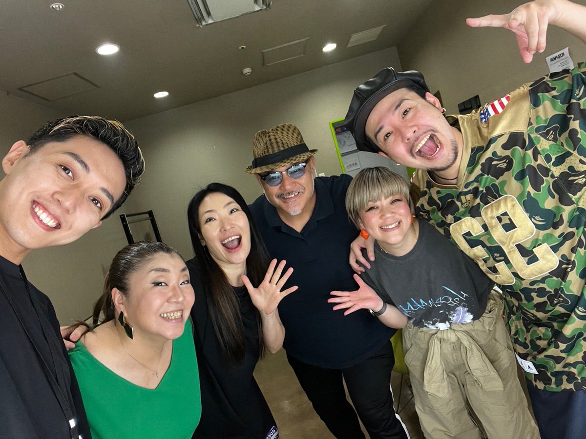 funkykyoko's tweet photo. たくさんの楽しい時間をありがとう！！
またご一緒出来ますように❤️

#noisemaker
#roadto20th anniversaryzepptour
#gospel https://t.co/aPwQjqWI20