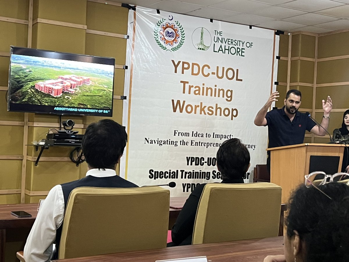 uolypdc's tweet photo. Mr. Muhammad Ahsan introduces the students to the realm of entrepreneurship by sharing inspiring accounts of entrepreneurs who embarked on their journeys with limited resources but eventually achieved great success.

@AustYpdc 

#FromIdeaToImpact
#UOLxAUST
#YPDCWorkshop
#Ulahore https://t.co/tqRtVROsaX