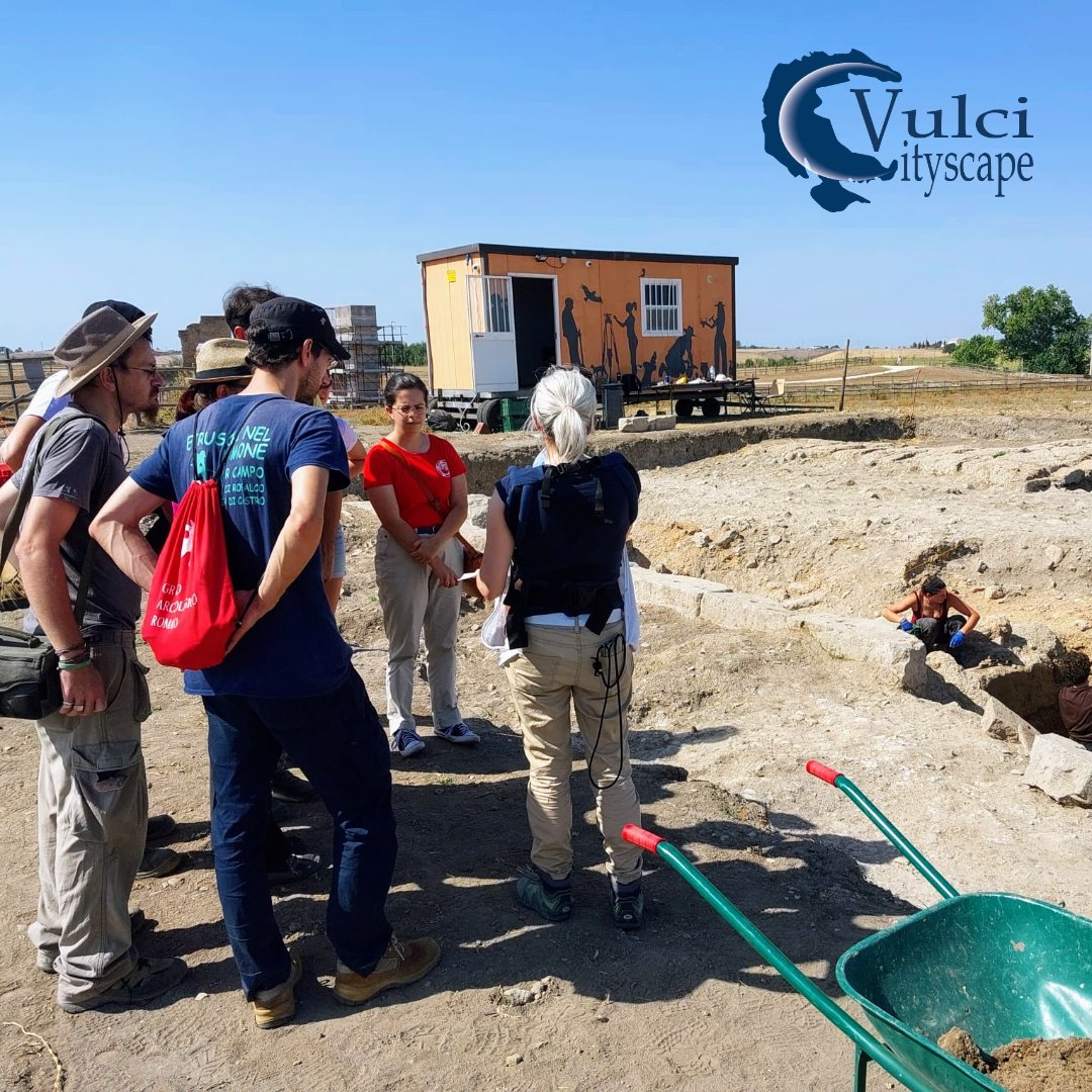 VulciCityscape's tweet image. Grazie a colleghe e colleghi del progetto #Rofalco per la graditissima visita allo #scavo del nuovo #tempio!! Ci rivediamo domenica a Rofalco! 
#etruschi #Vulci