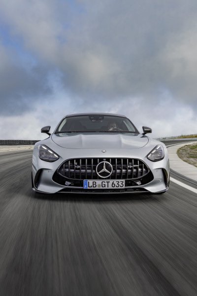 motorizedCH's tweet photo. Der neue AMG GT ist da! Das V8-Coupé verfügt neu über Allradantrieb und 2+2Sitze 💥
#amg #amggt #v8 #coupe #mercedes #mercedesamg #4matic #sl #amgsl https://t.co/BBDqBT7H7I