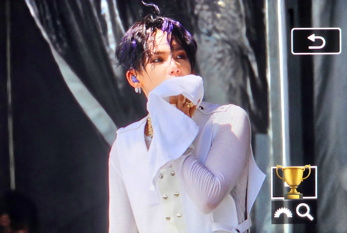 _mvp0421's tweet photo. 230819 섬머소닉 pre #TREASURE #트레저 #최현석 #CHOIHYUNSUK https://t.co/BfztY6UJT2