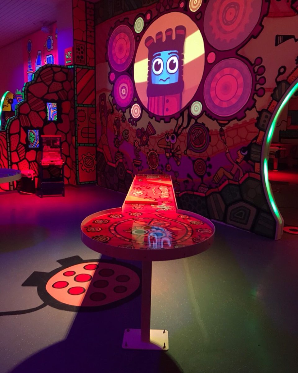 SweetMouse85's tweet photo. We was playing 3d black light Mini Golf and Pit-Pat yesterday, oh and Poolball (Billard Soccer)
It was awesome! 😎
#Blacklight #3dminigolf #pitpat #poolball #billard #soccer #gamer #WPUGamer #ShareYourGames #IndieGameDev https://t.co/nI5d8YPssh