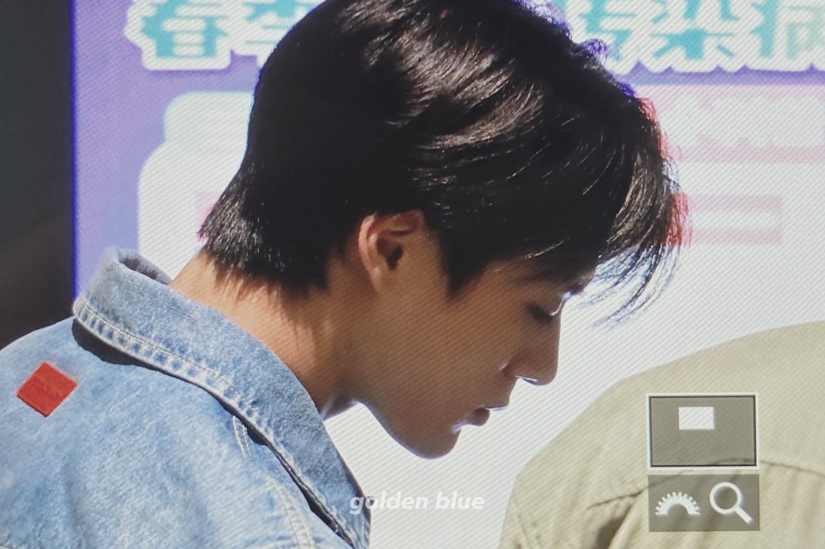 golden blue tweet media