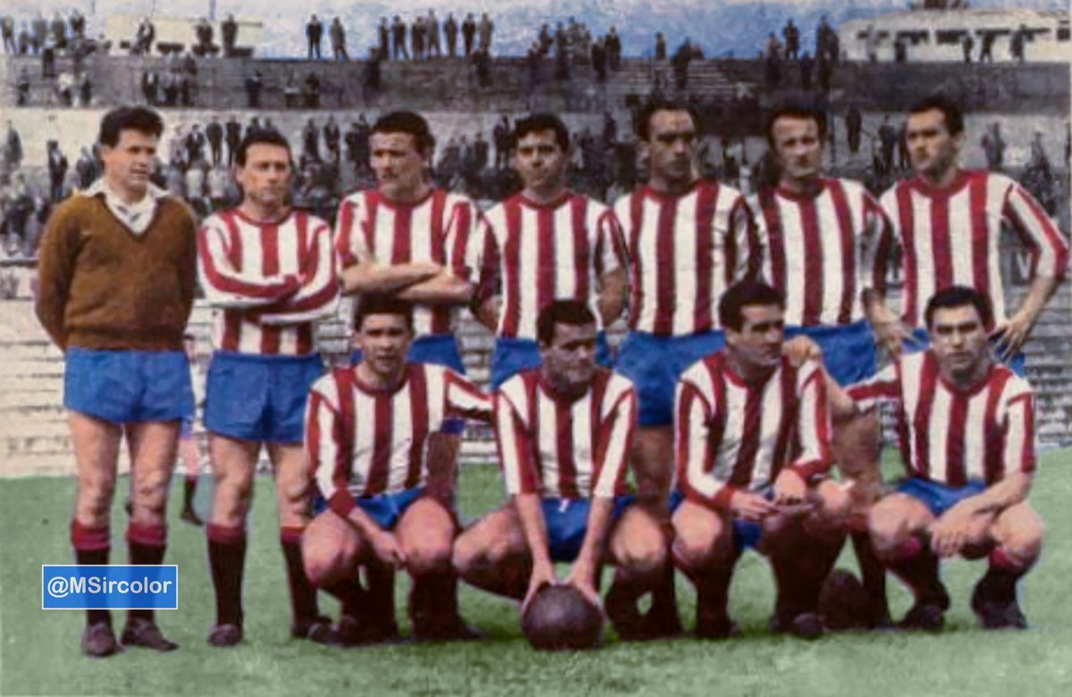 MSircolor's tweet photo. Foto postal de la editorial #Maga del #RealGijónCF temporada 60-61 #Barea #Cerrillo #Altisent #Emilio #Medina #Castañer #Siso;;#Beascochea #Eloy #Ortíz y #Pocholo los entrenadores fueron #AmedeoSánchez y #Germán https://t.co/UvgzRKSl5k