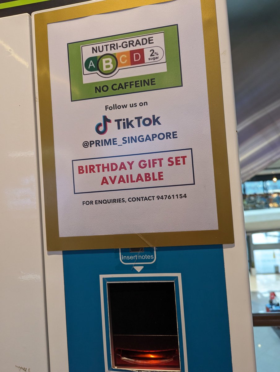 Exohrain's tweet photo. @KSI prime vending machine in Singapore...look at that price. (1 Singapore dollar =58p)😂 https://t.co/B0kJ80XUYQ