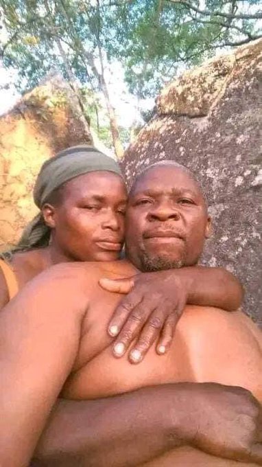 Take elders phones away 🤦🏽&zwj;♂️ https://t.co/3De0n8gzVi<a href="/tag/netflixandchill"class="tags"><span>#netflixandchill</span></a>