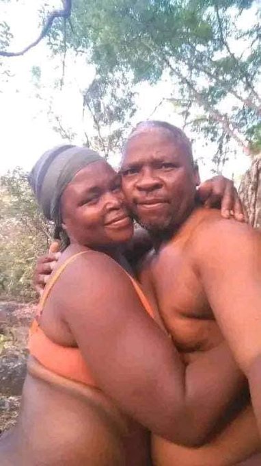 Take elders phones away 🤦🏽&zwj;♂️ https://t.co/3De0n8gzVi<a href="/tag/netflixandchill"class="tags"><span>#netflixandchill</span></a>