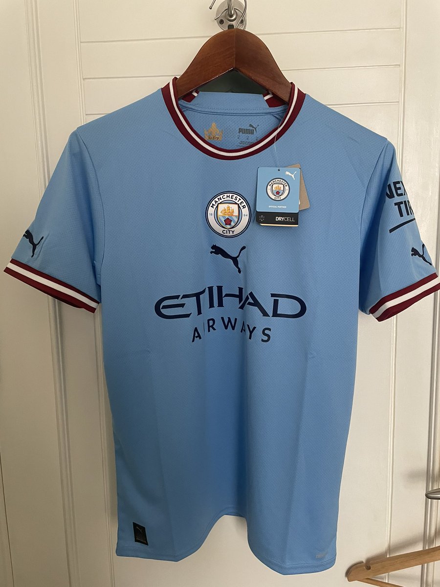 leivino's tweet photo. @Jerseyforum Man City Home Treble 2022/2023 
Size M 
BNWT 
087788018647
Price 1.2jt #jersey4sale https://t.co/S6vgLcQTFK