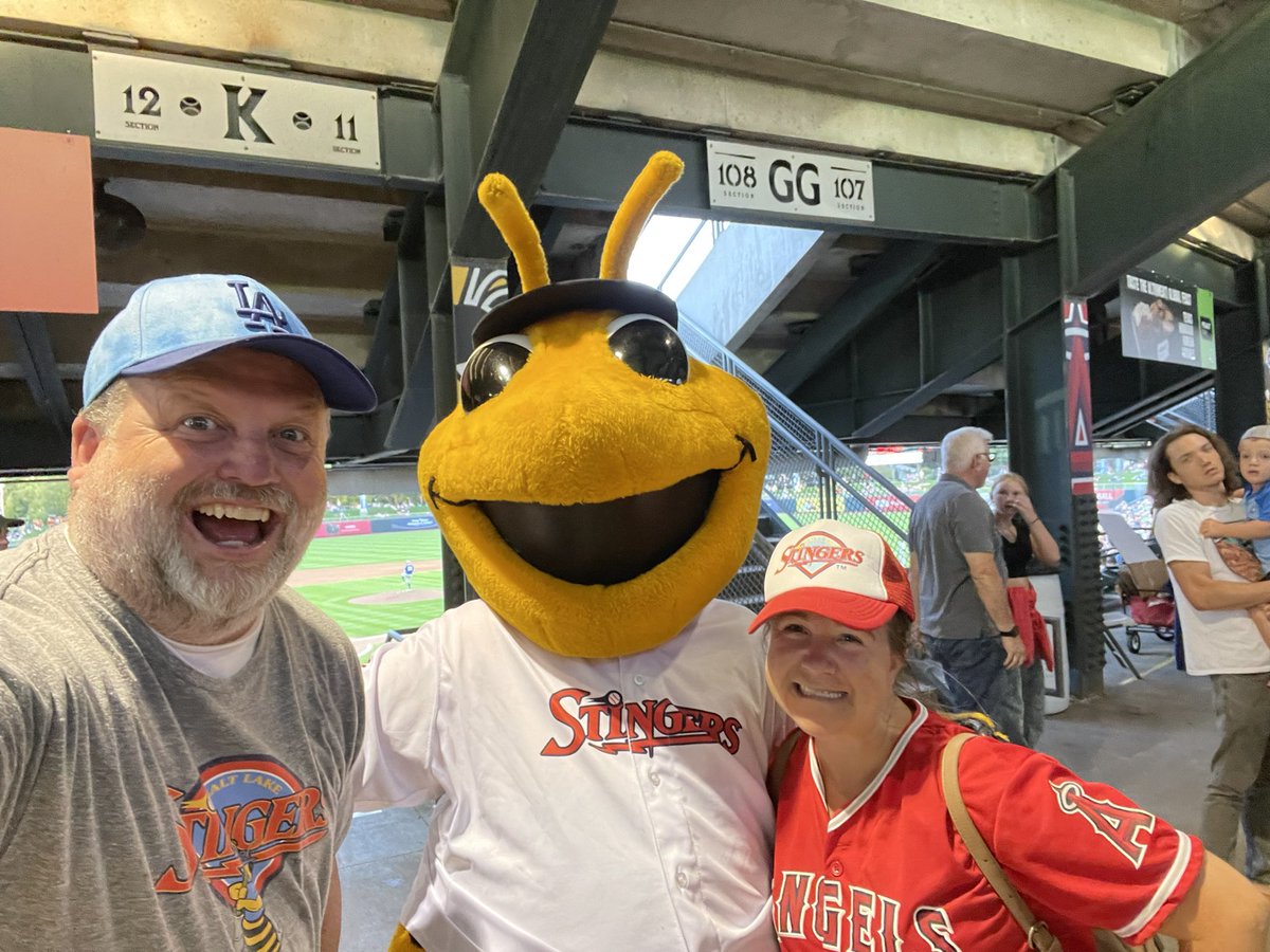 MightyZebra29's tweet photo. We love the Stingers throwback night at the @SaltLakeBees game! 🐝 ⚾️ https://t.co/X6xaU6sG9x