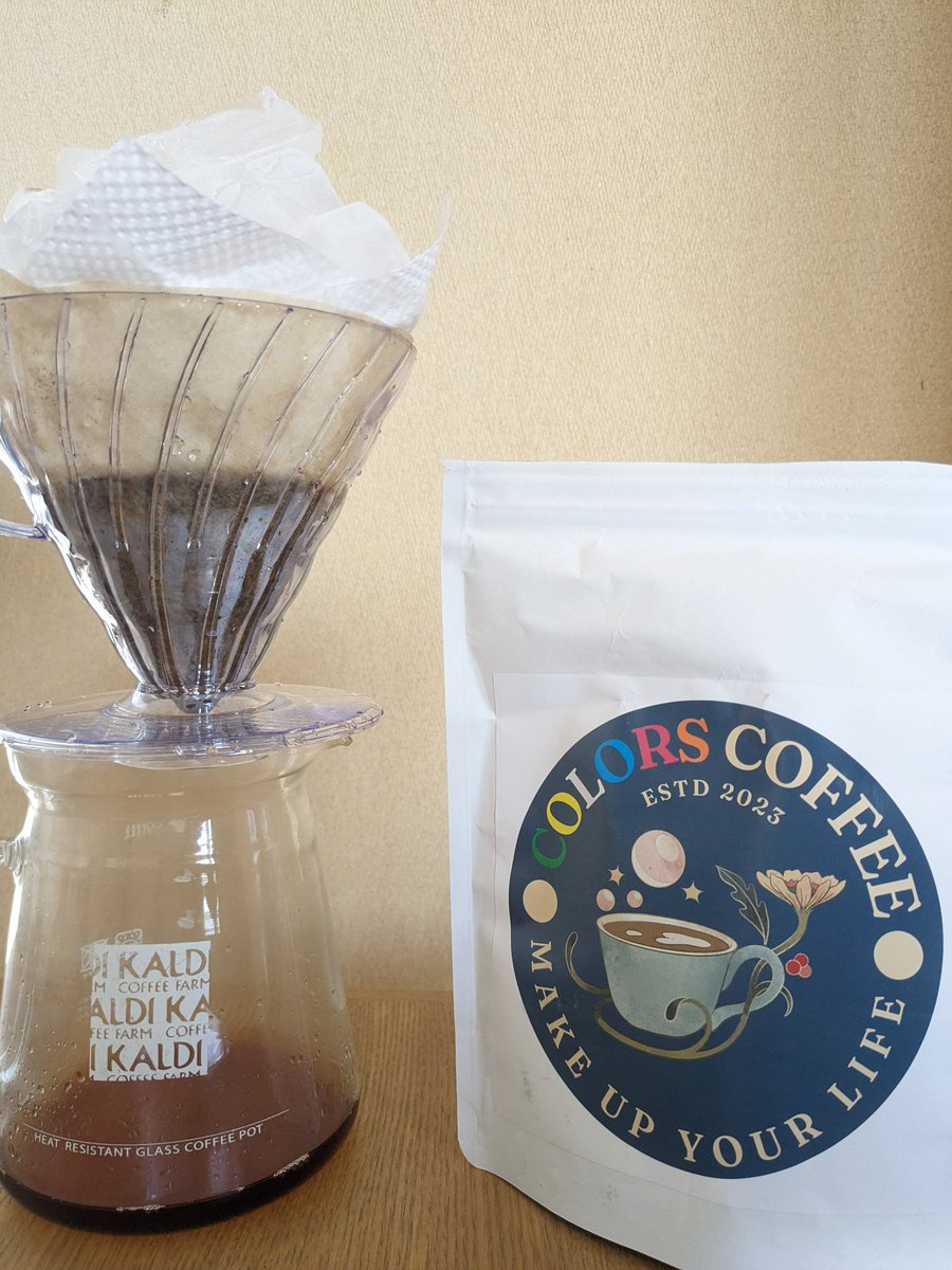 taka_mii_1121's tweet photo. 絶賛どハマリ中の #氷出しコーヒー
今回はたぼさんの(@TaboTsulatanera )のCOLORS COFFEEでチャレンジ☕
抽出してから数日寝かすといい意味で味が変化するからどんな味になるか楽しみ😋
#コーヒー
#ICEBREW
#COLORSCOFFEE https://t.co/xcMGLYa0vU