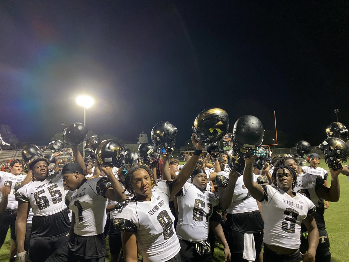 ⚡️TITAN BORN! TITAN BRED!⚡️ tweet media