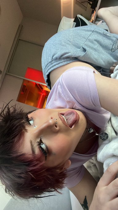 these shorts big asl https://t.co/63rlxvAXYe