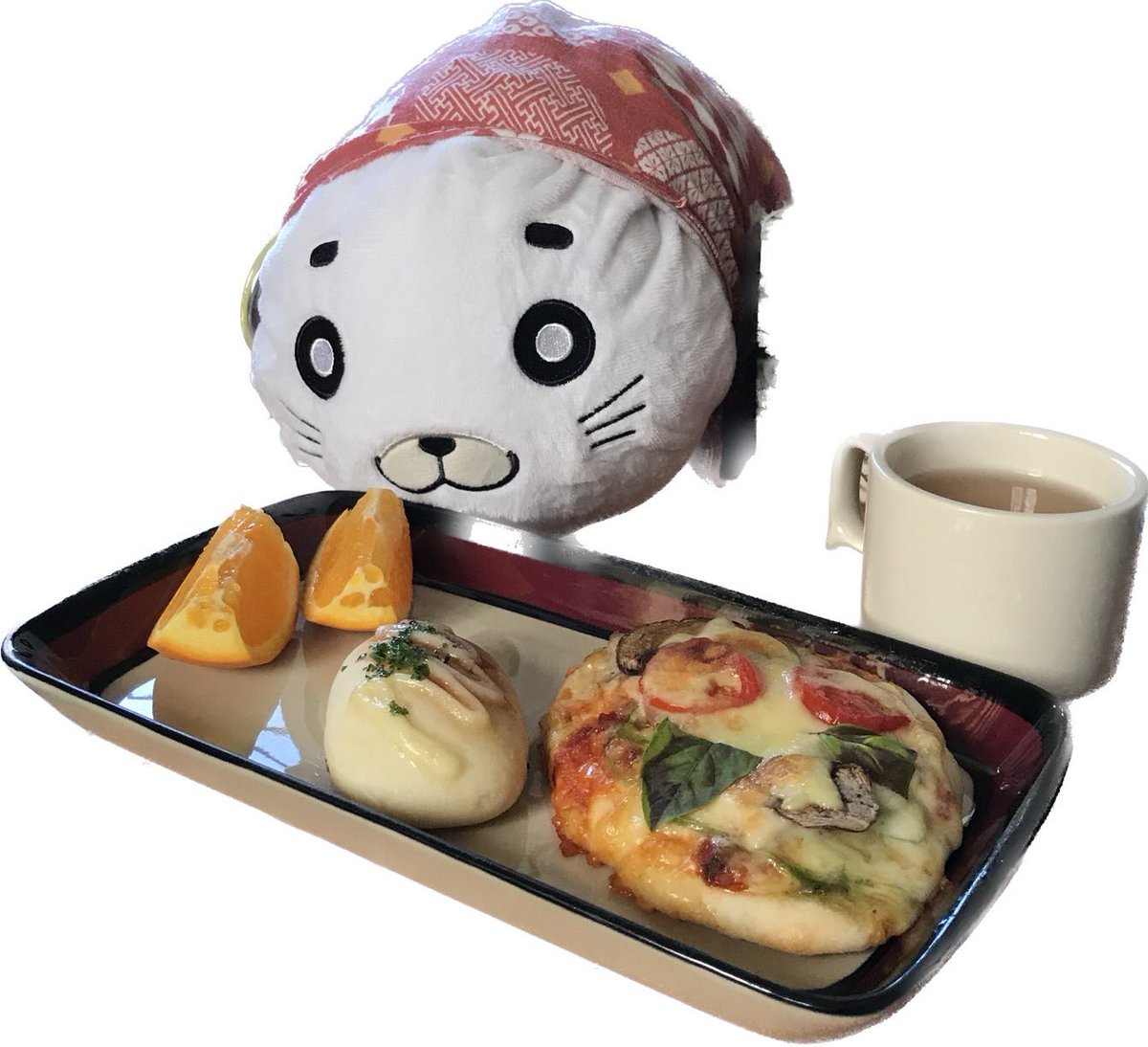 hechiriq's tweet photo. ブランチに手作りピザ🍕とフルーツ🍊ハーブティー🫖🌿とね♡
ゴマちゃんの夏祭り楽しかったね♪
#ゴマちゃんの夏祭り
 #ゴマちゃん
#少年アシベ
#ブランチ https://t.co/nlGvu1U9vX