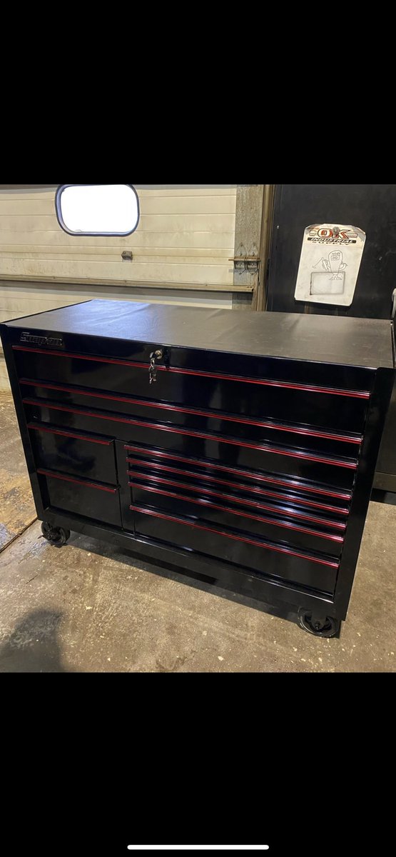 Can y’all help me reach 30k by morning? 😅 I would love that 🥹 RT please to help 💝
-welder
-lover of fat men
-top .1% creator
-collector of old trucks
-5’3” 😏
-last pic is of my box
❤️🖤🛠️