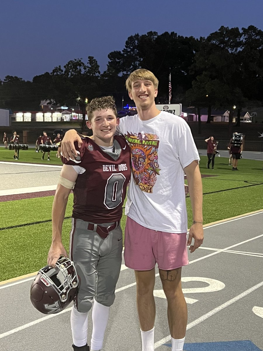 CarinMcnabb's tweet photo. Great to see these two getting to catch up. Thanks @josephpinion2 for coming and supporting ur cousin! Great things coming from both of these guys! #motownfb
#Arkbb https://t.co/HgKqEt94wi