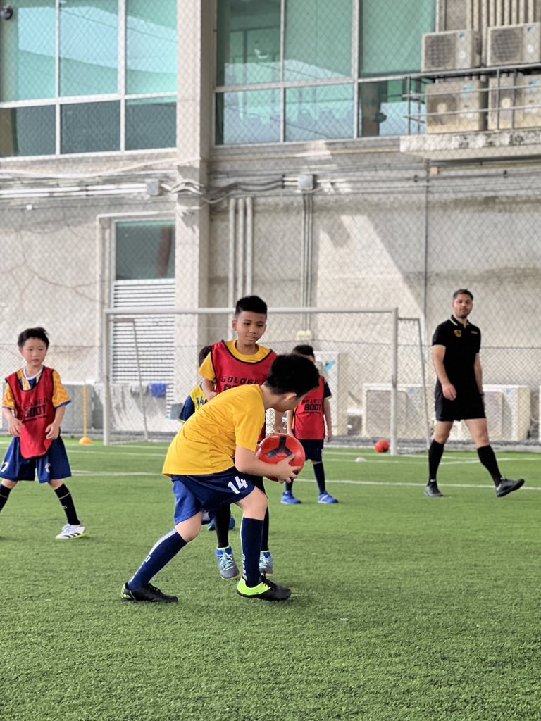goldenbootTH's tweet photo. Enjoy With Your Choice. ⚽️💯✅

#goldenbootacademythailand 
#goldenbootu8
#footballers 
#kids 
 #ฟุตบอลเด็ก 
 #ฟุตบอลบางนา 
#youthfootball 
#soccer 
#soccerkids 
#โกลเด้นบูทไทยแลนด์
#ฟุตบอลอคาเดมี่ 
#footballboots 
#soccerkids⚽️ 
#ฟุตบอลเด็ก 
#สนามฟุตบอลบางนา
#สนามฟุตบอล https://t.co/5maJ50xJTq