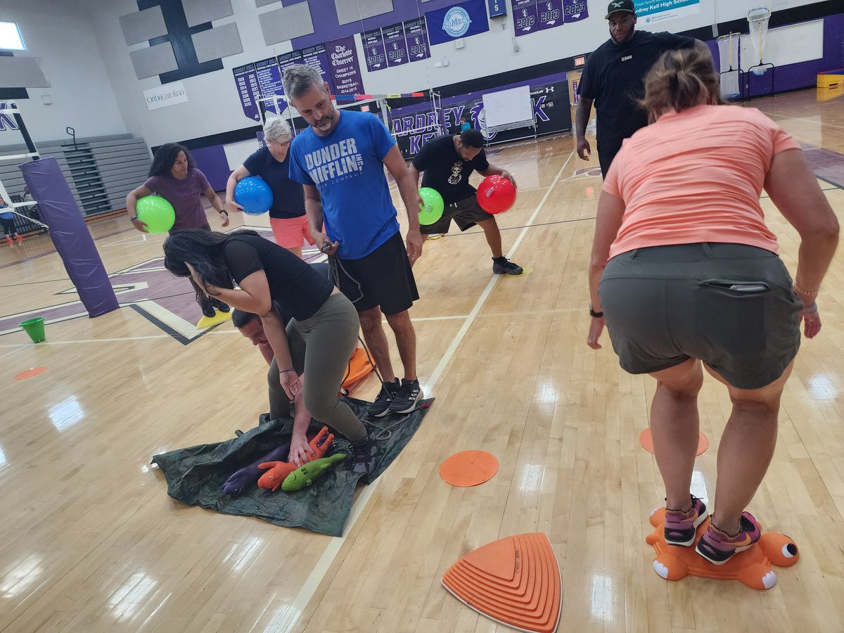 supportphysed's tweet image. ExSEL 2.0 was so fun to teach! Let's go CMS PhysEd! We had a great time learning simple ways to integrate basic fitness and SEL into lessons we already teach! #letthemtalk #physed #ExSEL