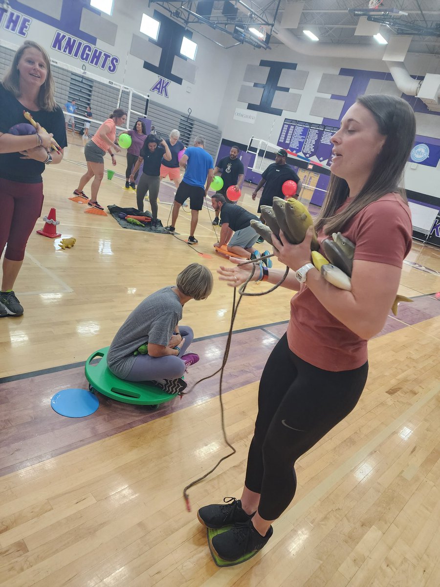 supportphysed's tweet image. ExSEL 2.0 was so fun to teach! Let's go CMS PhysEd! We had a great time learning simple ways to integrate basic fitness and SEL into lessons we already teach! #letthemtalk #physed #ExSEL