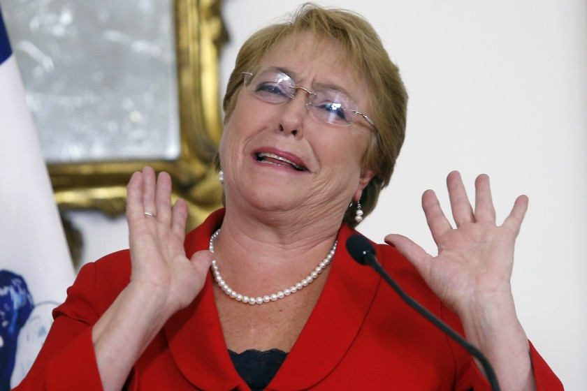 jovo15092012's tweet photo. Si eres Mamá y no T pagan la PENSIÓN d Alimentos d tus hijos, recuerda siempre a @mbachelet 👇, q #FORRADA en dinero se #NIEGA a pagar la Pensión d SUS NIETOS.
La #PrensaBasura no la toca, PQ❓
Bachelet Ministra Asesinato Republicanos "Tere Marinovic" Mentirosa Rechazo Tremendo https://t.co/bFEYu31w8t