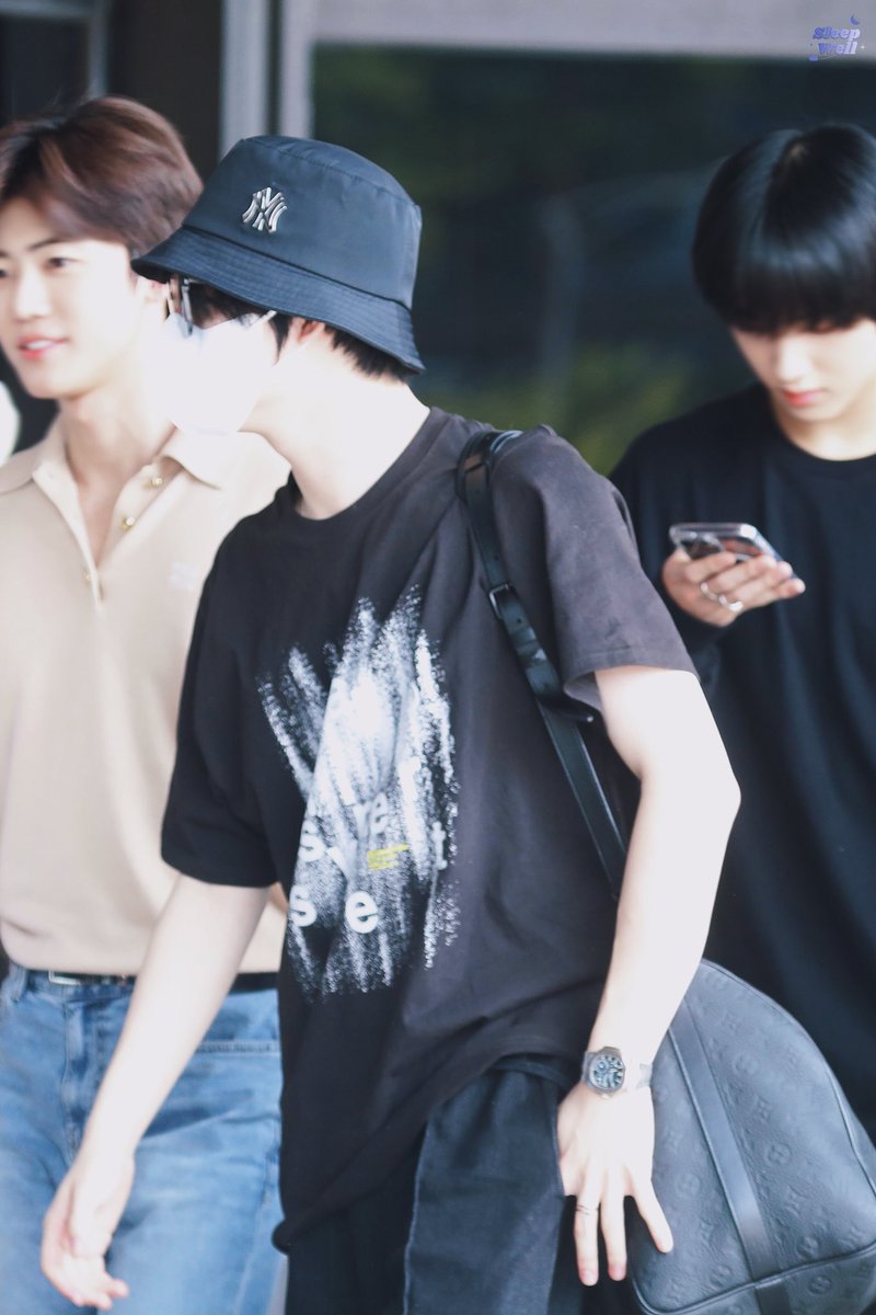 230819 GMP

👋🏻

#엔시티드림 #nctdream #CHENLE #천러 #钟辰乐