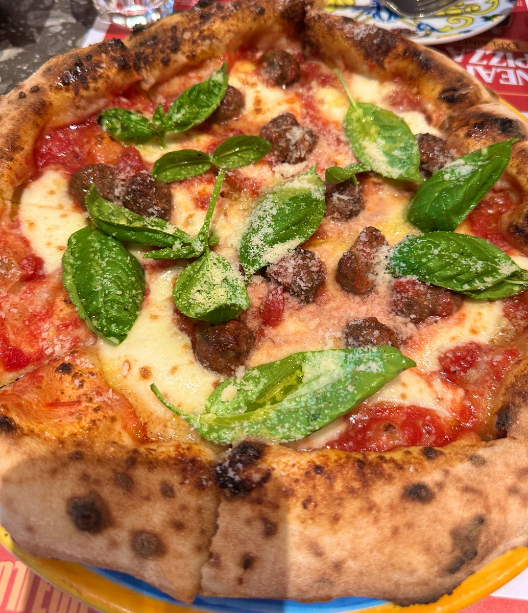 Loc688's tweet photo. It is just better to make pizza at home. 
Fresh basil, tomato and Italian sausages. https://t.co/vVY5MwWA6K