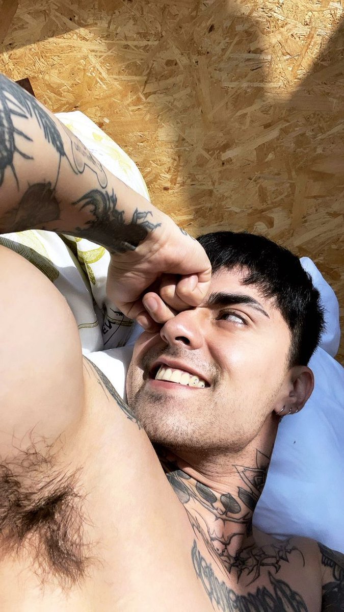 jotografías* (NSFW) tweet media