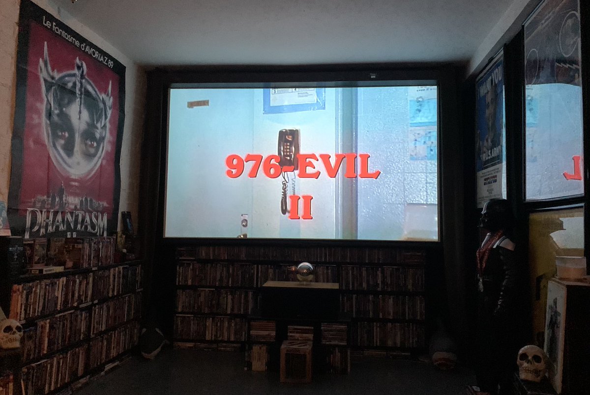 _MonsterMachine's tweet photo. Friday Night Movie! #976Evil2 #1992 #jimwynorski https://t.co/FWWFGLe5Xh