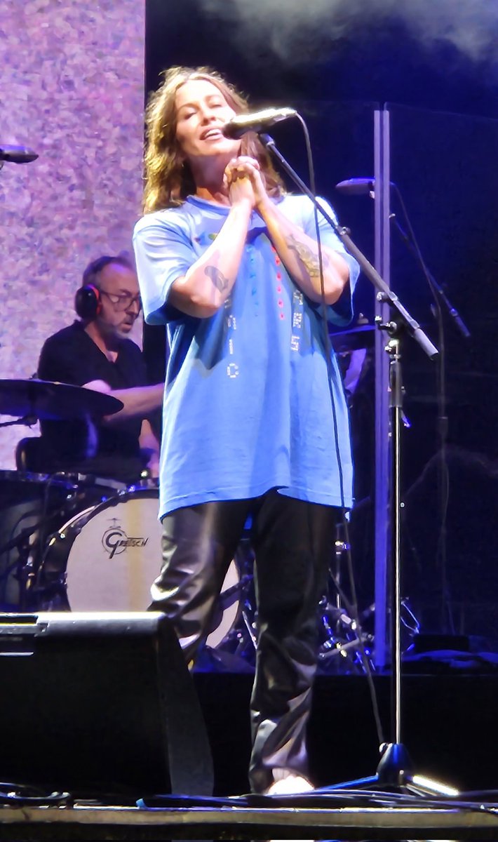 Outstanding show by <a href="/alanis/">Alanis Morissette</a> Morissette tonight! #legend