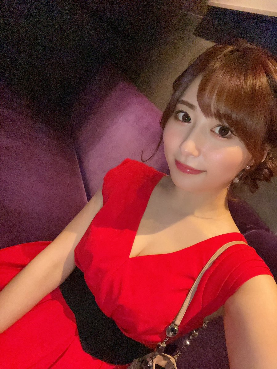 coco3n's tweet photo. 写真じゃわからないけど、昨日はふわふわツインテお団子でした🍡 https://t.co/dLY5mqlkrM