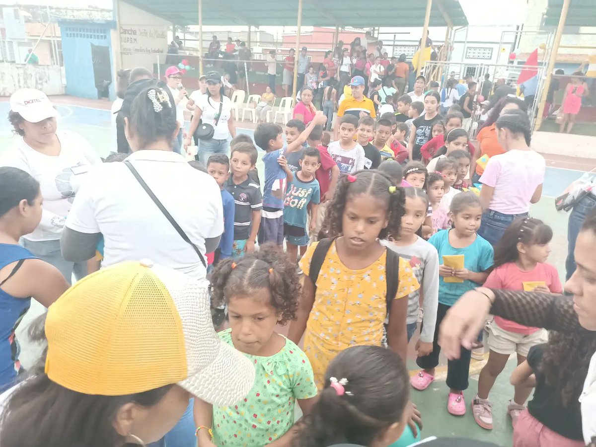 igvidanueva's tweet photo. EVANGELISMO EN EL SECTOR DE LA MURALLA.
.
.
.
#Maturin #Evangelismo #Dios https://t.co/m1ttZodqZR
