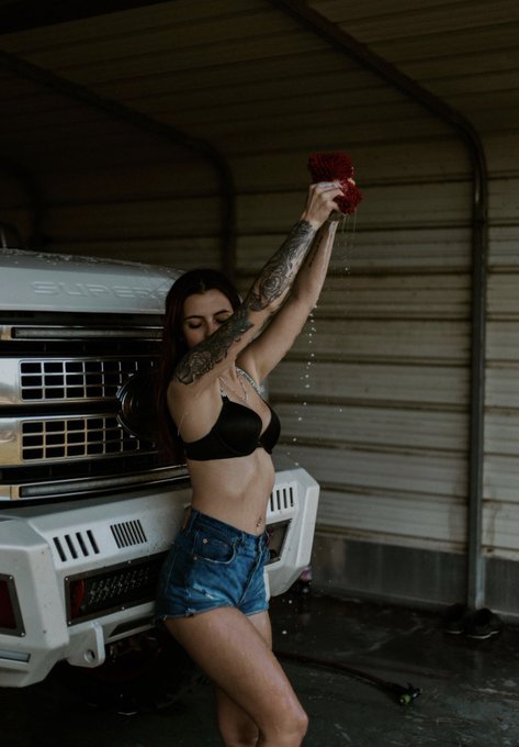 Watch Megan's leaked NSFW photo on TwXstars