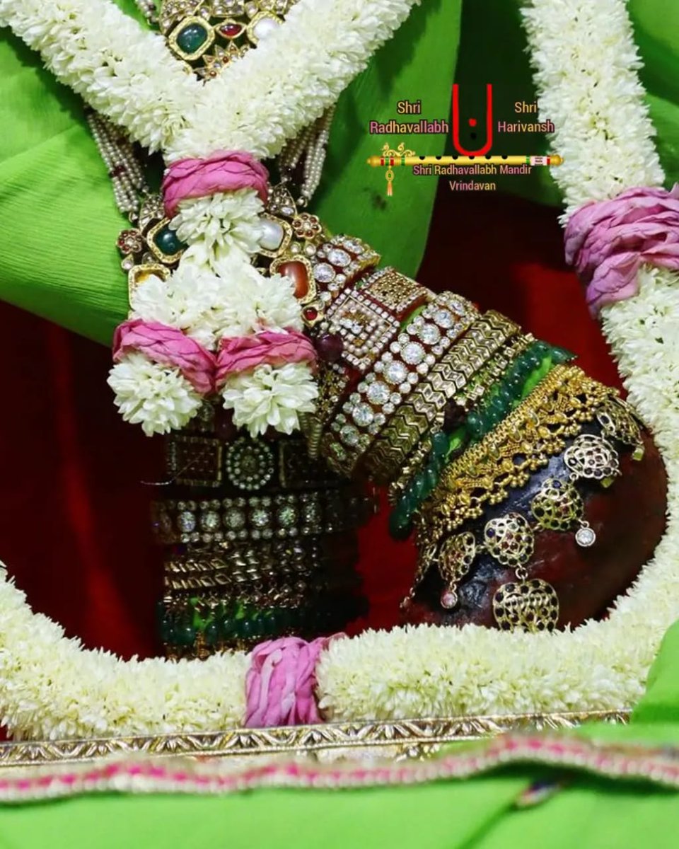 AtalGautam2's tweet photo. @govardhanmath श्री राधे https://t.co/W6JCUwrJGd