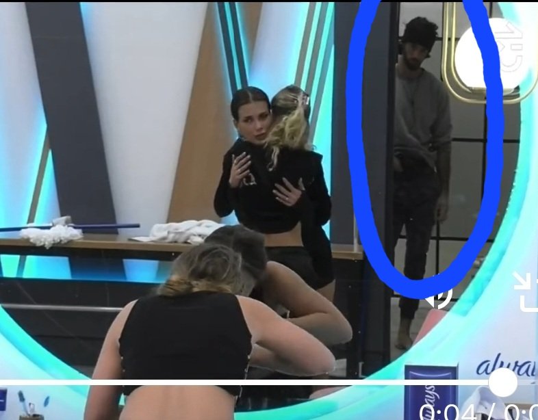 nsaacarvallo's tweet photo. Vieron esto? Que miedoo!, Lit siento temor por pincoya, Coni,Rai,Bigotes... Ese tipo está para psiquiátrico!! 😳
#TheLulosShow https://t.co/Hwgd78HDnf