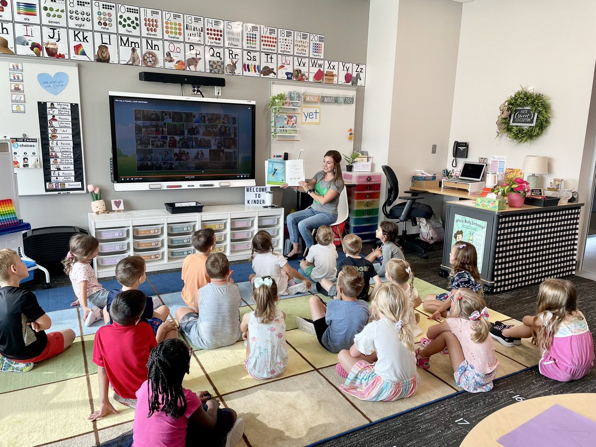 AGE Kinders are rockin’ in their school shoes! Best way to start our day with <a href="/AGEPrincipal/">Dr. Anderson</a>! 💚📖💙