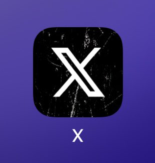 xClementineTV's tweet image. Today I thought my phone screen was cracked. 
Plain, black background got too boring for you @elonmusk ?
Not like the letter X which is very cooool and edgy.