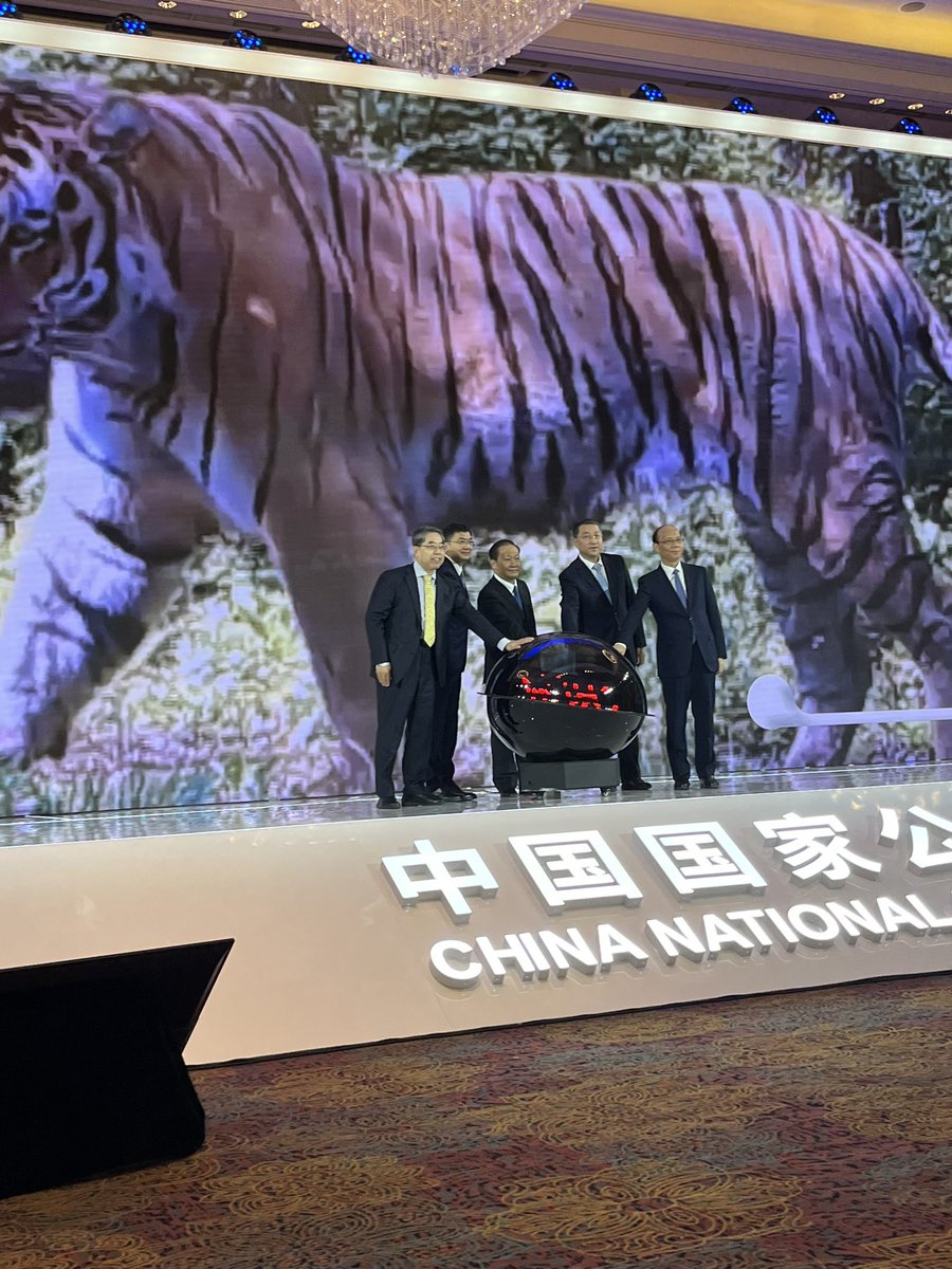 Spoke this morning about NZ national parks at China’s 2nd National Park Forum. China is making fast progress in establishing new National Parks at scale, important to meeting its international biodiversity protection commitments. Spectacular photos too! @MFATNZ @NZConservation