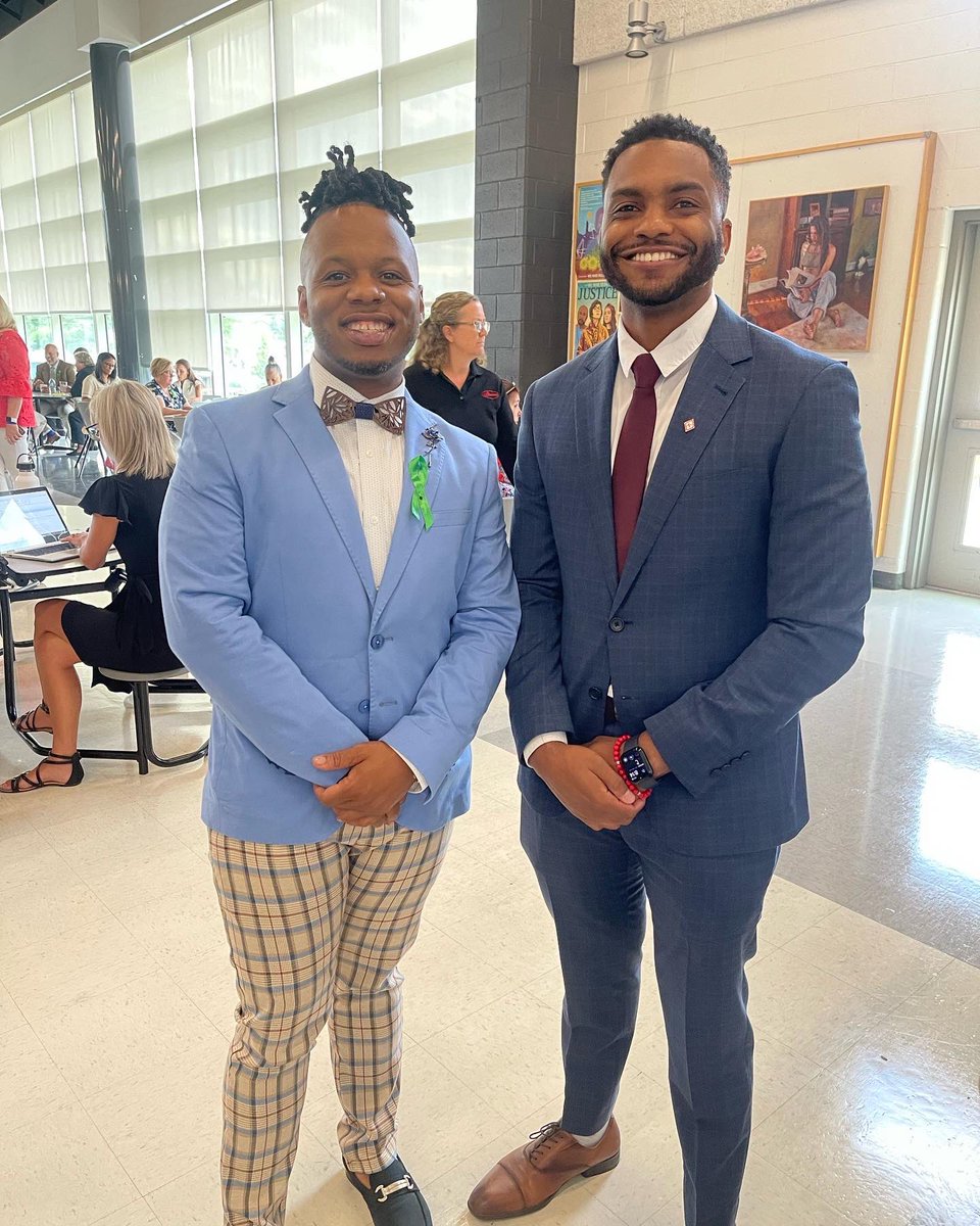 Mr. Saunders tweet media