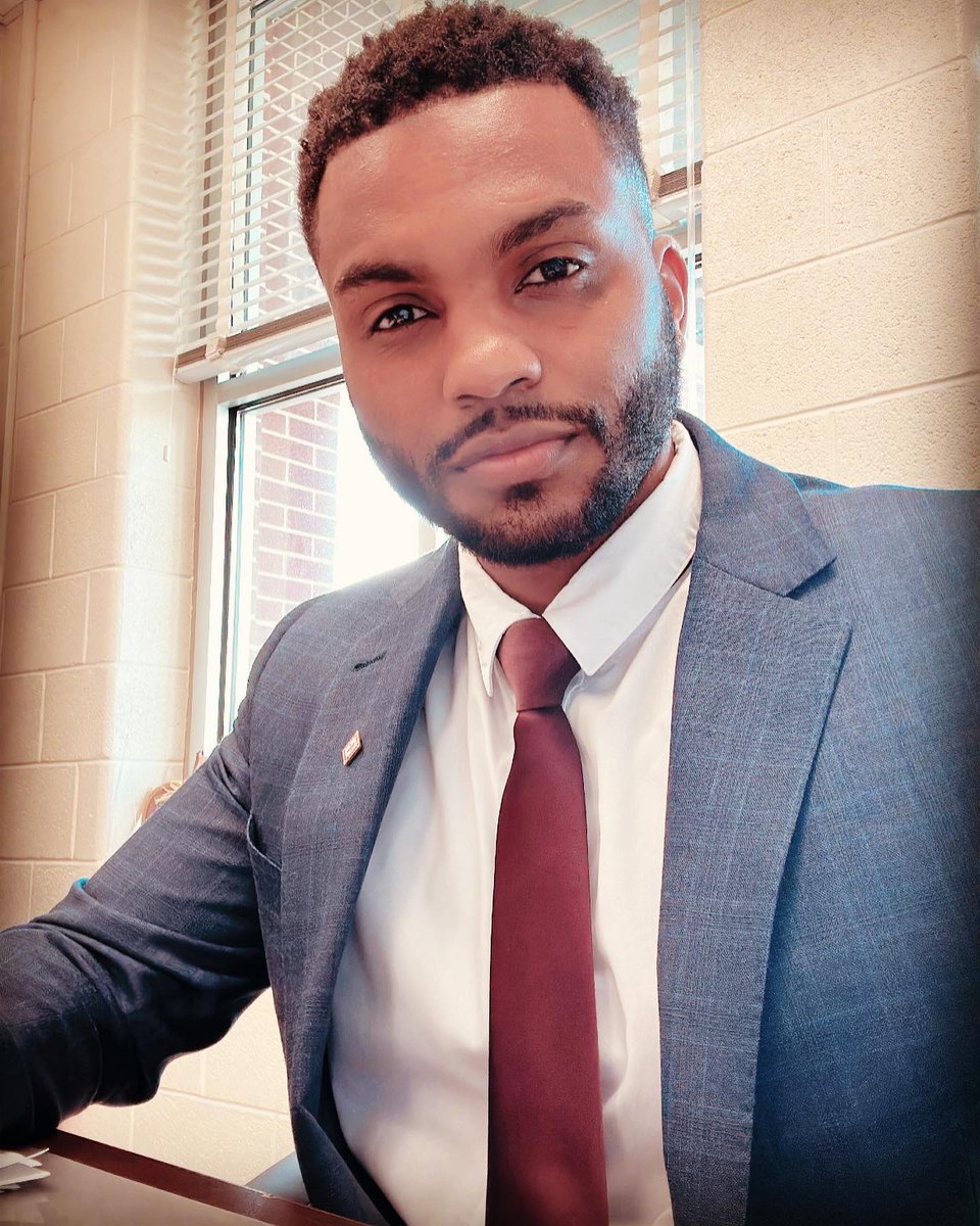 Mr. Saunders tweet media