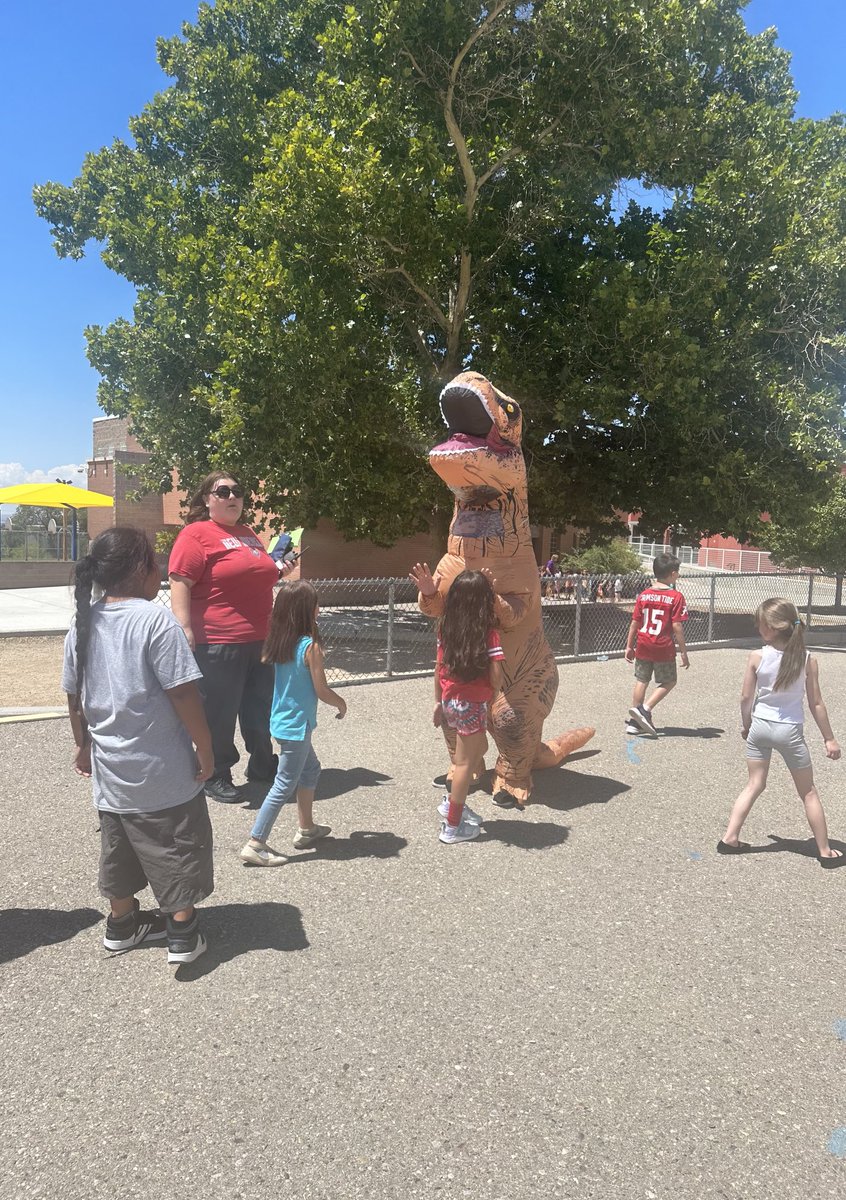 Apache Elementary School ABQ tweet media