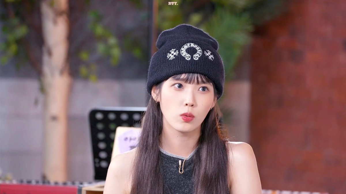 _R0THY's tweet photo. 아이유의 팔레트 Ep.22 ₍˄..˄₎⊹💡

#아이유 #IU https://t.co/tal7bPCxVX