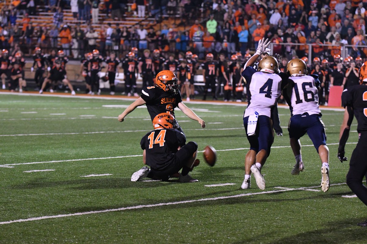 XLSarge's tweet image. Incredible start to ⁦@IHSAA1⁩ football with a down to the wire nail biter between cross county rivals ⁦@LPSlicersFB⁩ and ⁦@NewPrairieFB⁩. Folks… high school football does not get any better than this!!