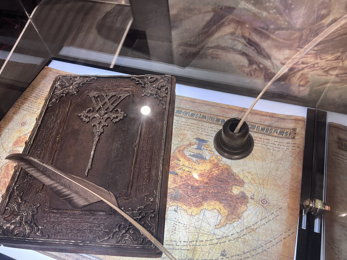 “FINAL FANTASY” written by 🤔