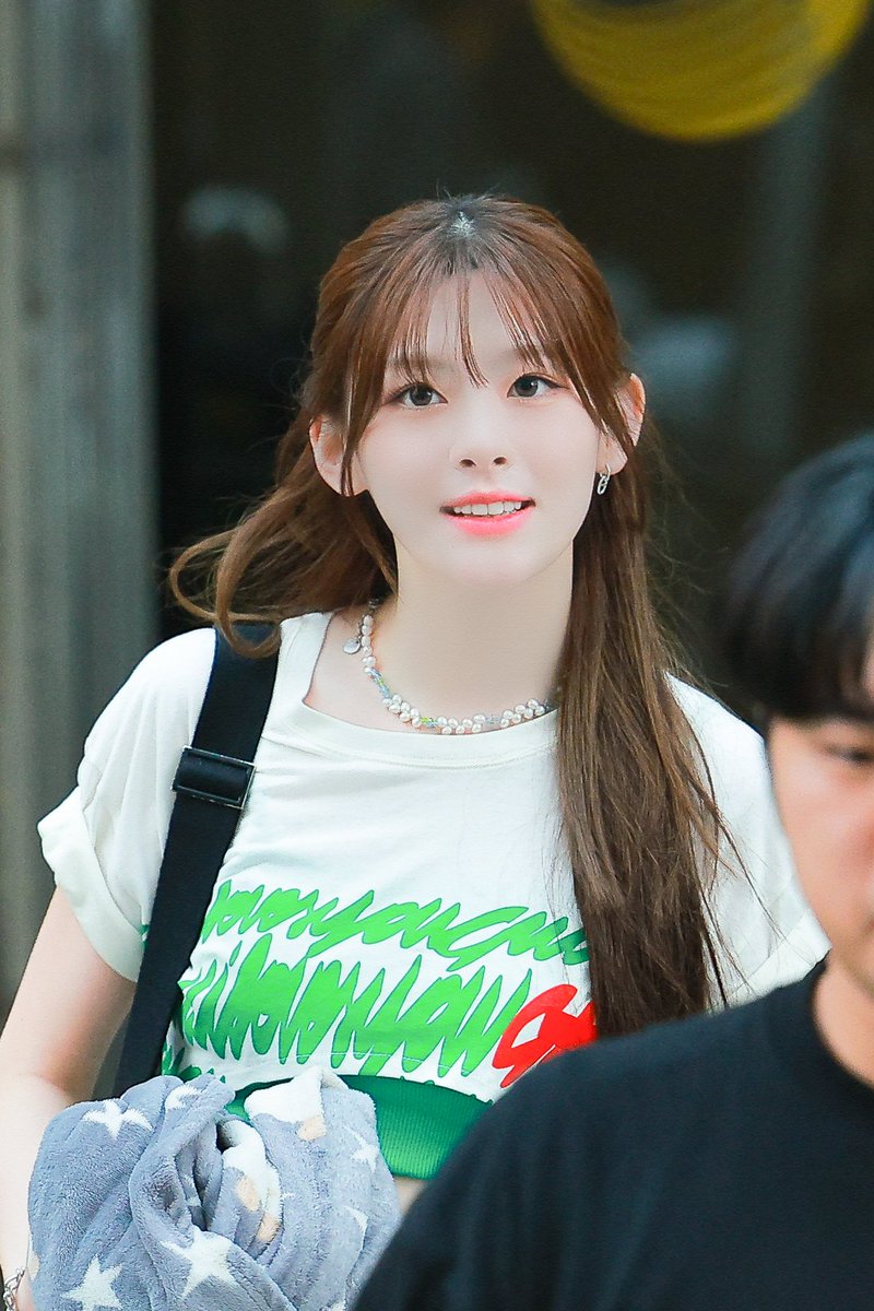 seeunlove030614's tweet photo. 230818 HQ

#STAYC #스테이씨 #Seeun #윤세은 #세은

윤세은
윤세은 얼굴
버블 https://t.co/4gYnr2Asyg