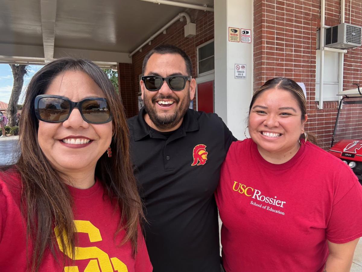 Leticia Gonzalez (@l_gonzalezap) on Twitter photo Successful #firstweekofschool! Representing our <a href="/USCRossier/">USC Rossier</a> #CollegeGear for <a href="/AVID4College/">AVID</a> #CollegeWednesday <a href="/fullertonhigh/">The Tribe</a> with <a href="/Principal_Rubio/">Principal Rubio</a>❤️ #GoTribe #AVIDFamily <a href="/fjuhsd/">Fullerton Joint Union High School District</a> #FJUHSDisthePlacetoBe <a href="/OCDeptofEd/">OCDE</a> Successful #firstweekofschool! Representing our <a href="/USCRossier/">USC Rossier</a> #CollegeGear for <a href="/AVID4College/">AVID</a> #CollegeWednesday <a href="/fullertonhigh/">The Tribe</a> with <a href="/Principal_Rubio/">Principal Rubio</a>❤️ #GoTribe #AVIDFamily <a href="/fjuhsd/">Fullerton Joint Union High School District</a> #FJUHSDisthePlacetoBe <a href="/OCDeptofEd/">OCDE</a>