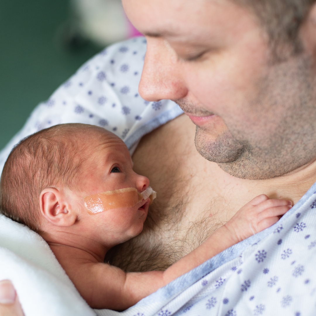 sensorybegin's tweet image. 👐💫 Embracing the Power of Touch! 💫👐
Did you know that touch is a cornerstone of your baby&apos;s development? 
From cuddles to skin-to-skin contact, every touch is a stepping stone to building trust and strong emotional bonds. 🤗❤️ #TouchMatters #FamilyBonding #BabyDevelopment