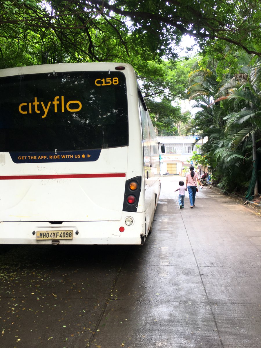 patilami's tweet photo. @TMCaTweetAway @ThaneCityPolice CityFlo Bus being parked on small road towards Swami Krupa, Saptashree Heights and Pride Presidency near Dhokali Naka, Kolshet Road blocking normal movement of vehicles. Please take action. https://t.co/zGOfpqAoIW