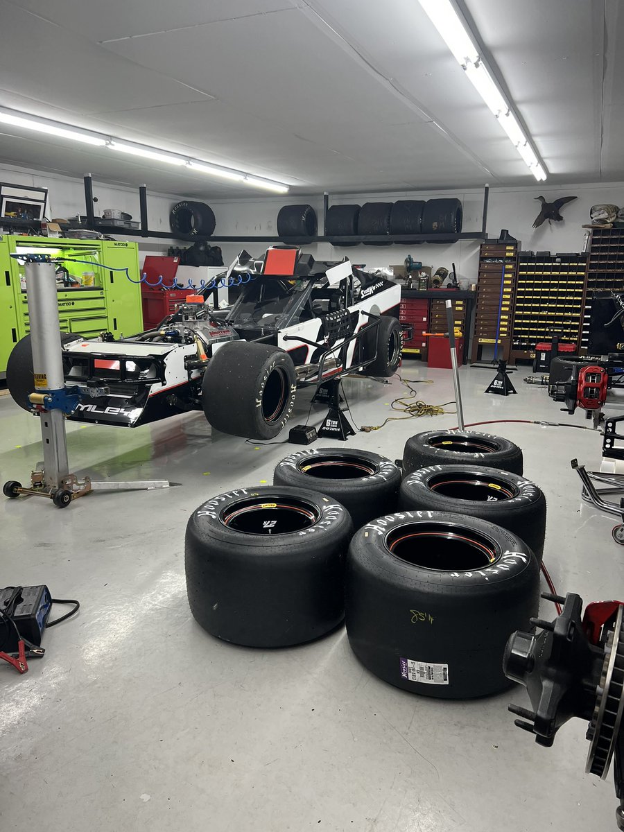 PitBoxProphecy's tweet photo. Another late Friday night playing with race cars.  #modsmainly https://t.co/ZeZxgQOd52
