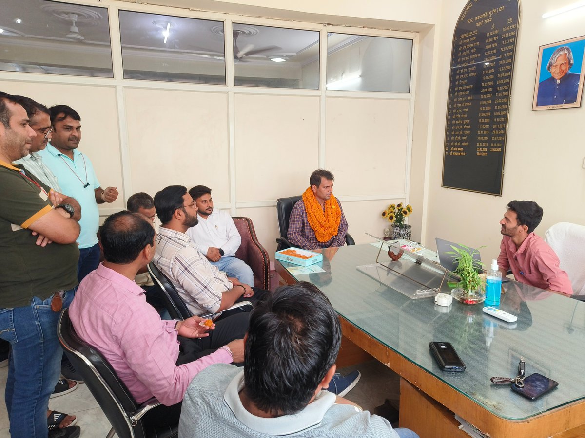 govindvarma3's tweet photo. Welcomed Sh. D.K.Giri Zonal President BKNKS Zonal committee Noida, at DO kurukshetra by DO kkr,unit committee and respected members of BKNKS KKR.
@BKNKSANGH2217 @BknksRajasthan https://t.co/x7yXdQzRk6