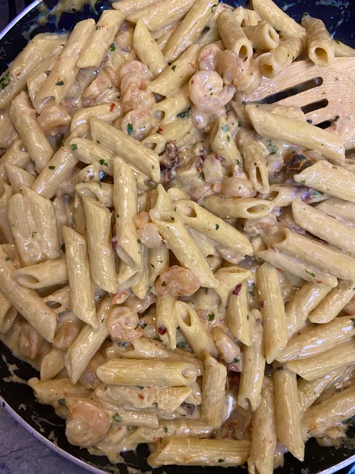 Just made the best homemade shrimp Alfredo ever! https://t.co/tfOi7hCjCL